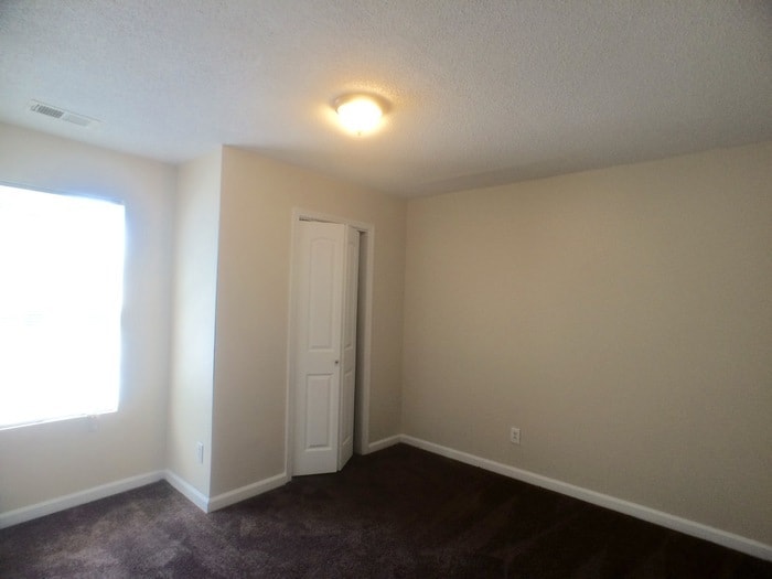 Building Photo - 4145 Riverbank Ct