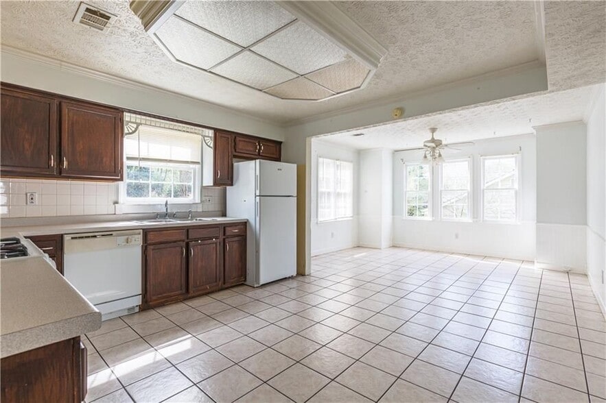 Building Photo - 1330 Grayland Hills Trail