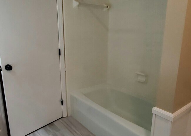 Building Photo - 5532 E 61st Pl