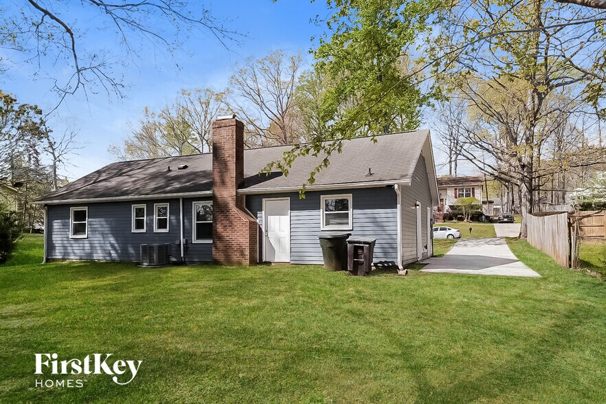 Building Photo - 4603 Chaucer Dr