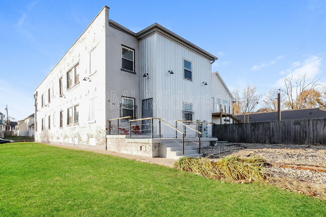 Building Photo - 2029 N College Ave