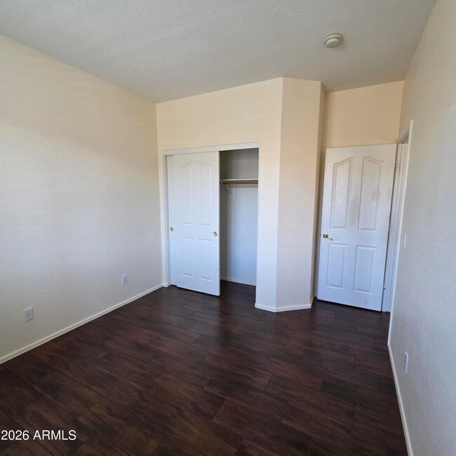 Building Photo - 2709 W Redwood Ln