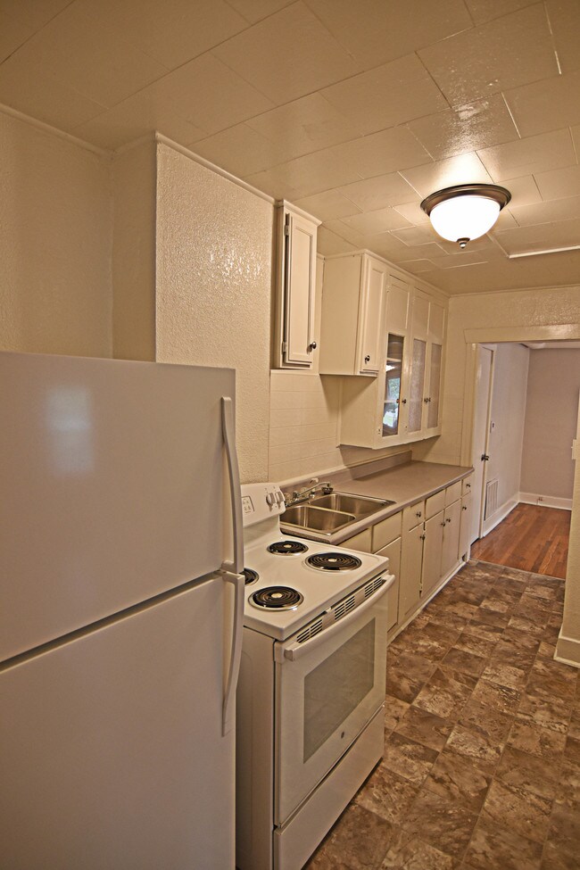 Building Photo - 4201 KENWOOD