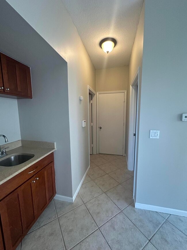 Building Photo - 127 Lancaster Way