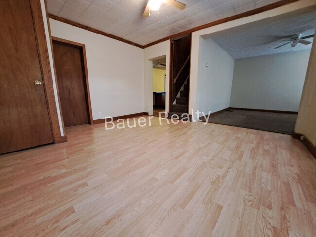 Building Photo - lh4