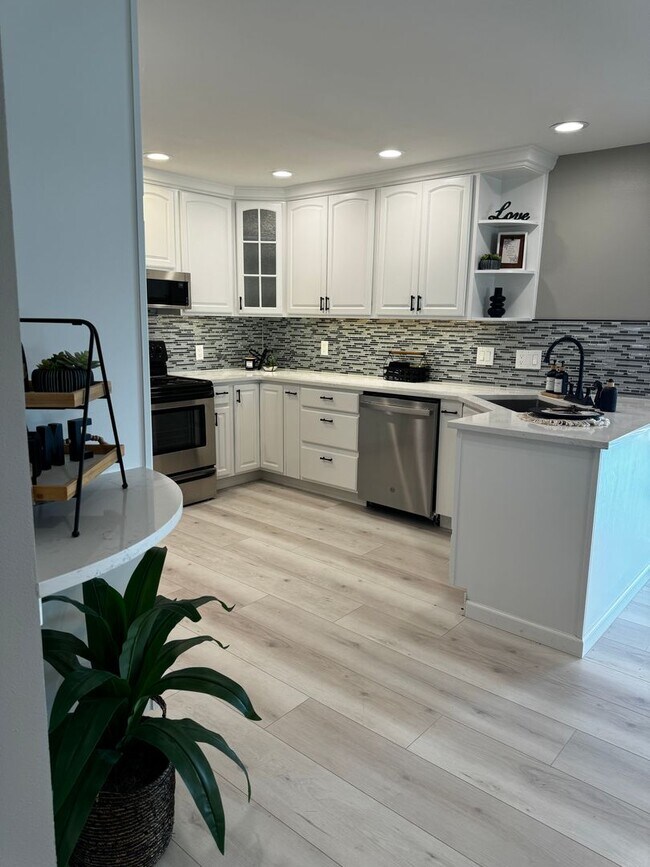 Building Photo - n651 S. 83rd Ave