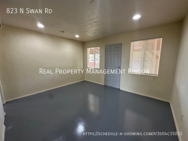 Building Photo - 823 N Swan Rd
