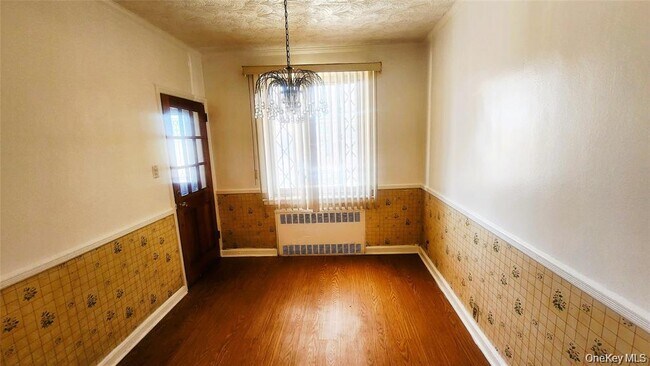 Building Photo - 664 Remsen Ave