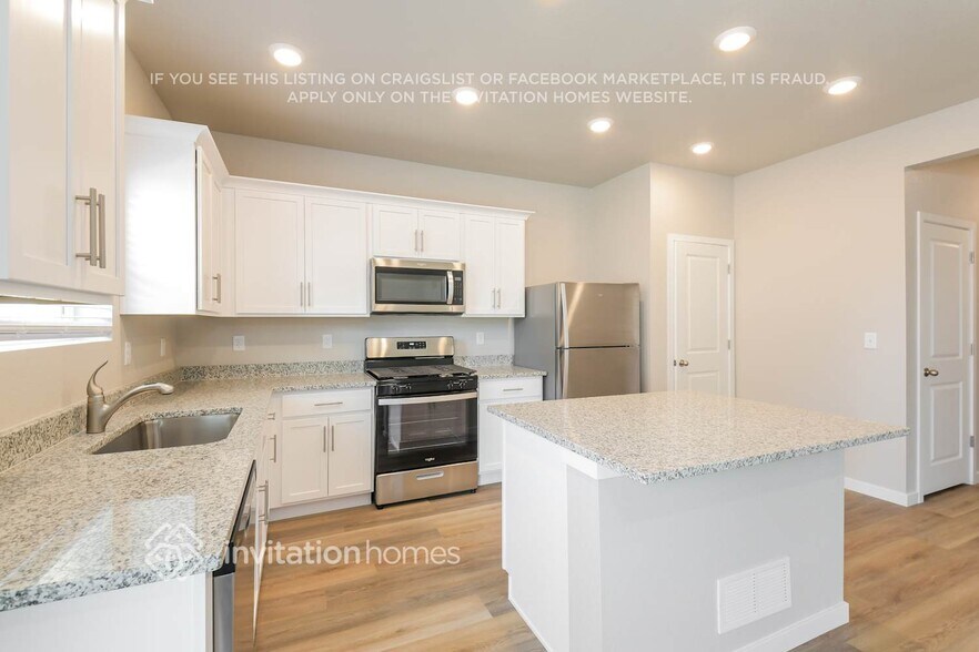 Building Photo - 7303 Dolores Ave