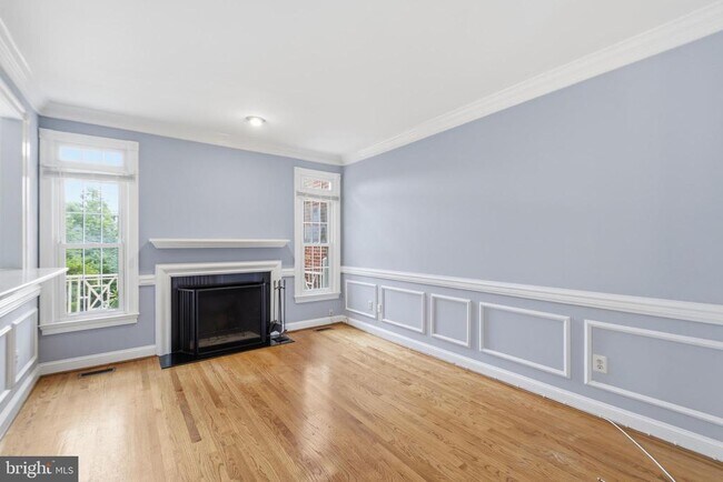 Building Photo - 6323 Barcroft Mews Dr