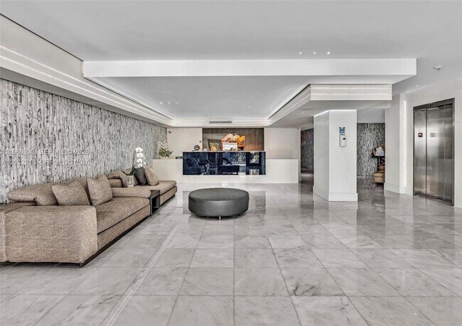Building Photo - 6423 Collins Ave