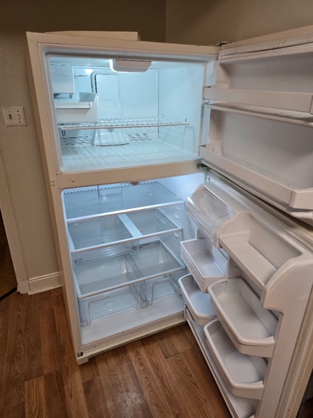 Building Photo - 1921 Shelby St