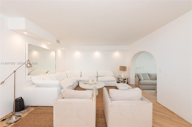 Building Photo - 9940 Collins Ave