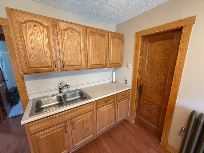 Building Photo - 99-101-101 Mooreland St