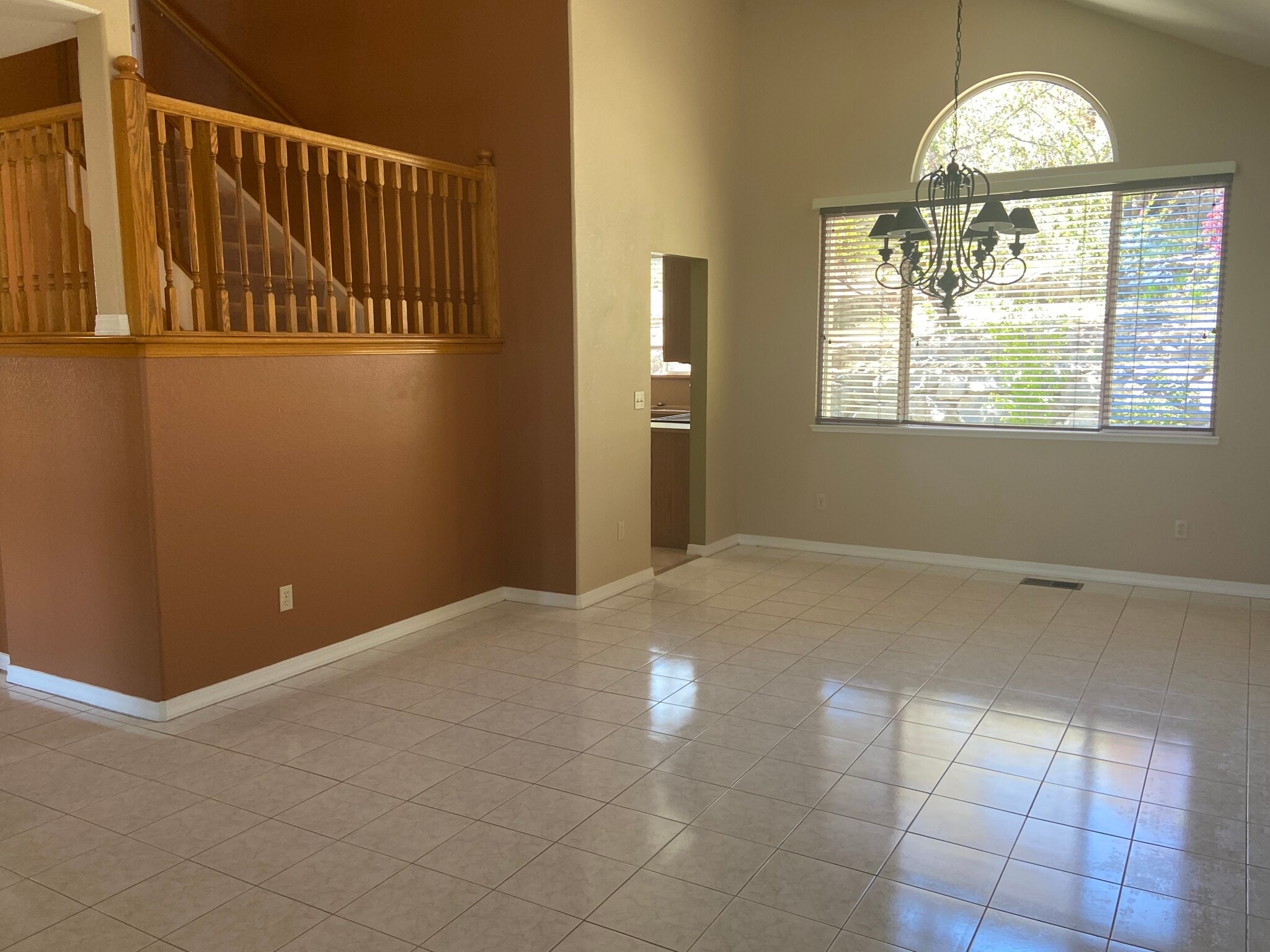 Building Photo - 3964 Glenview Terrace