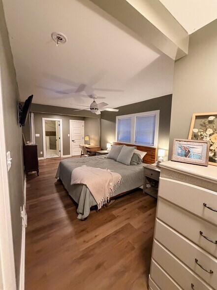 Building Photo - 1835 New St