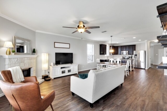 Building Photo - 3012 Montserrat Creek Dr