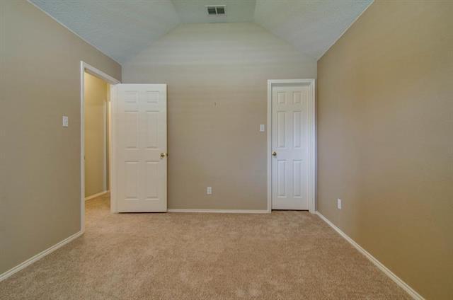 Building Photo - 3701 Kimble Dr