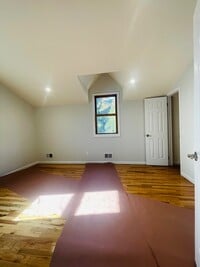 Building Photo - 16 Oldwood Rd S