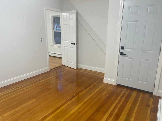 Building Photo - 324 Park St