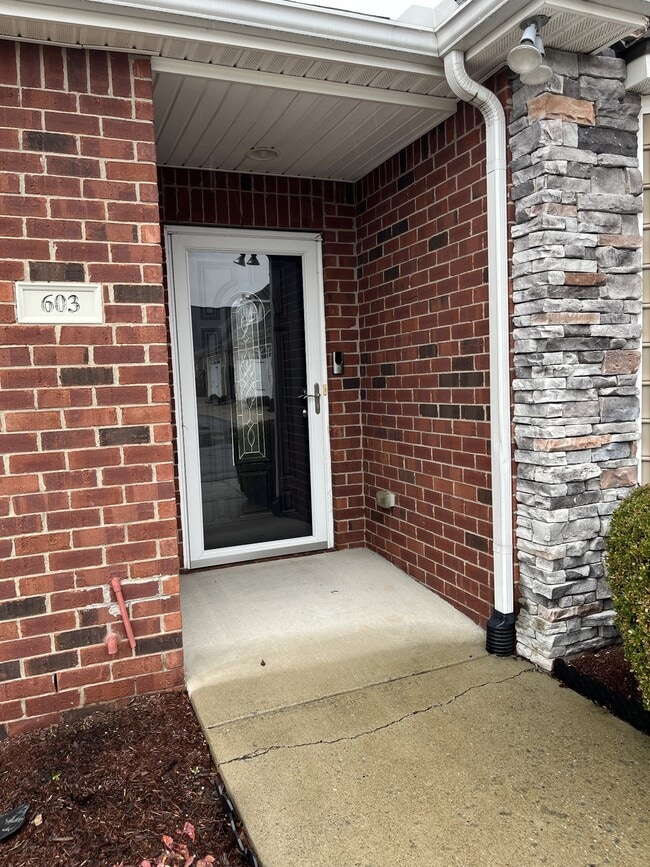 Building Photo - 395 Devon Chase Hill