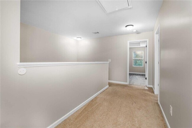 Building Photo - 317 Clover Brook Dr