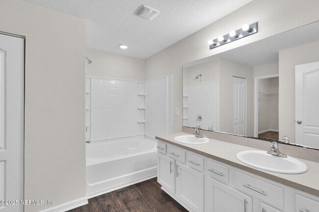 Building Photo - 1983 Pebble Point Dr