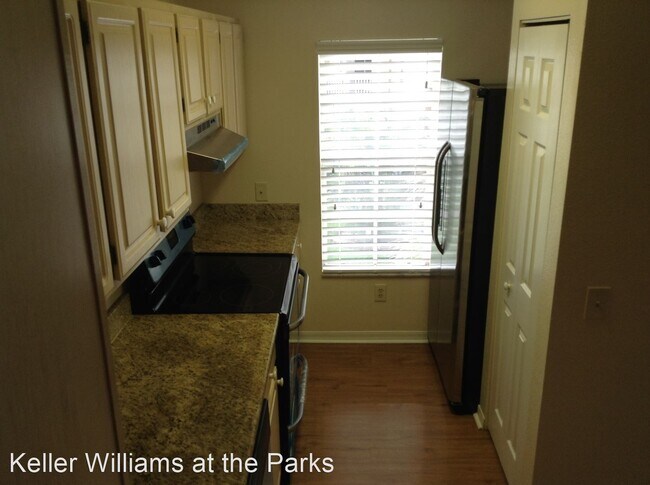 Building Photo - 1 br, 1 bath House - 1930 Summer Club Driv...