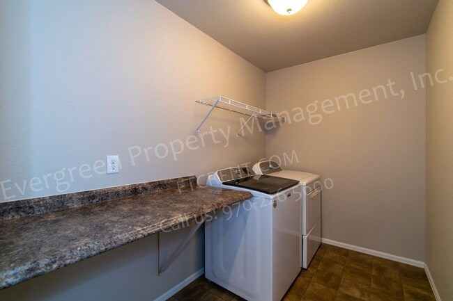 Building Photo - 2802 Exmoor Ln