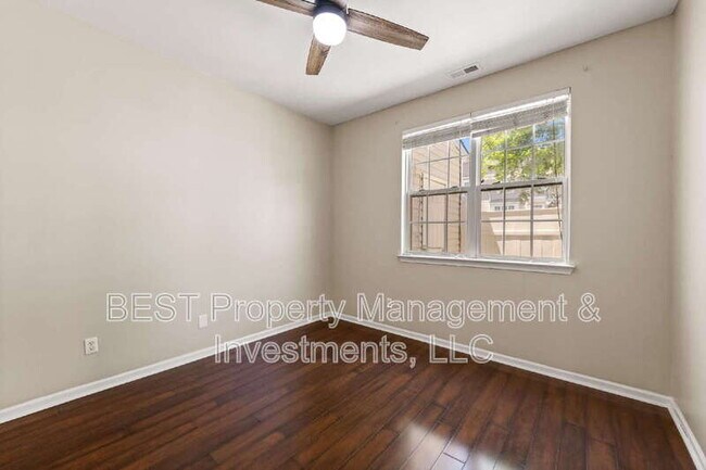 Building Photo - 8130 Kings Creek Dr