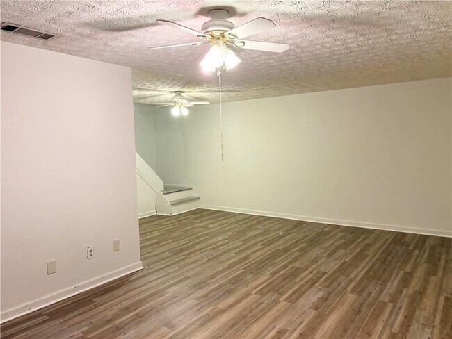 Building Photo - 169 Deer Chase Dr