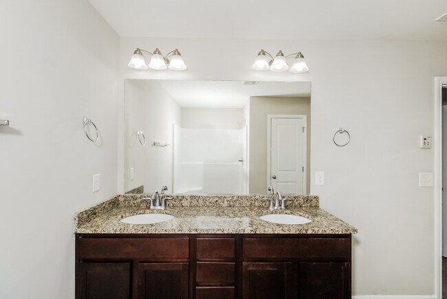 Building Photo - APPLY TODAY! Located in St Andrews!