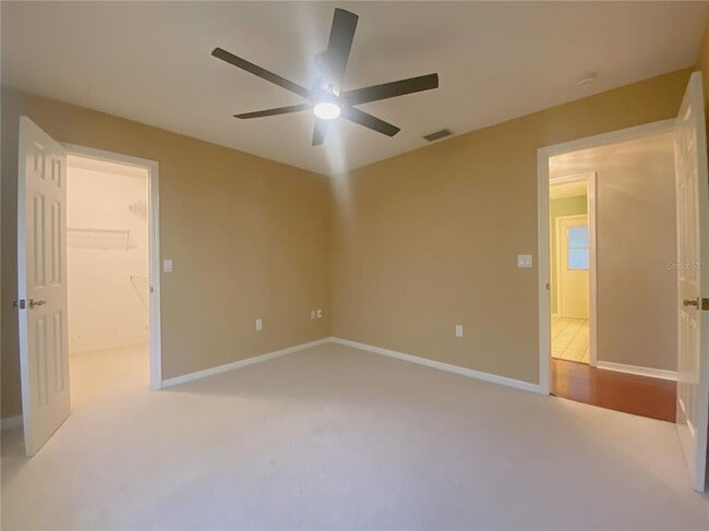 Building Photo - 994 Country Lake Cir