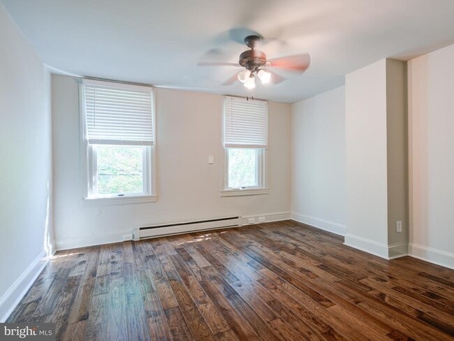 Building Photo - 2427 Perot St