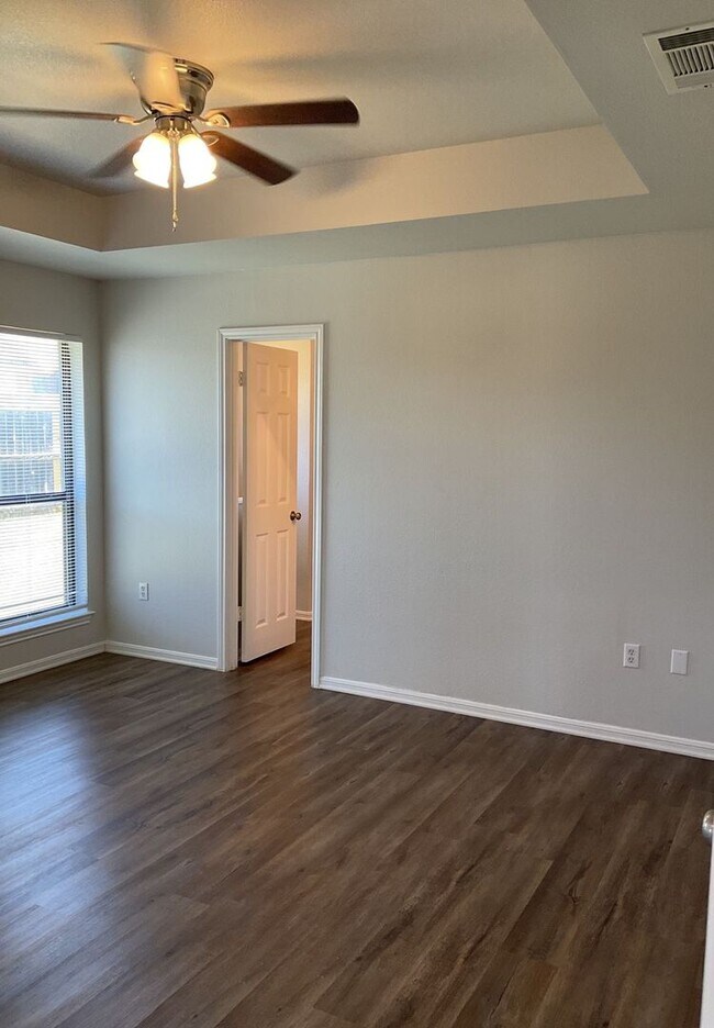 Building Photo - 4208 Shagbark Dr