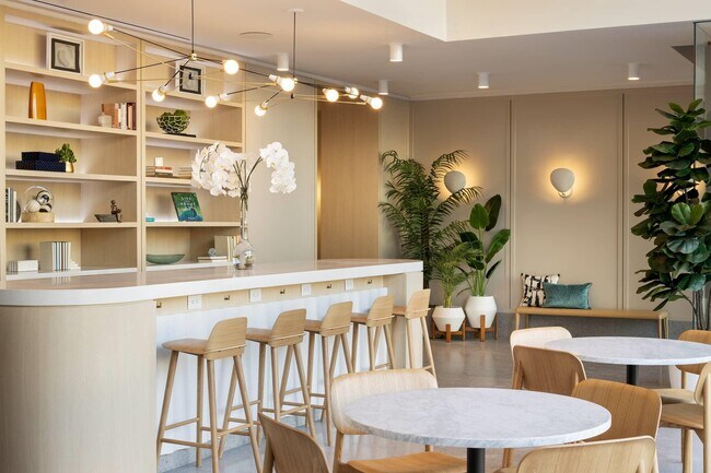 Building Photo - 175 2nd St