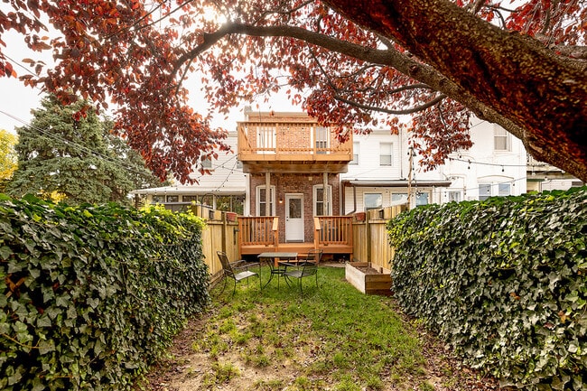 Building Photo - 1242 E Fort Ave