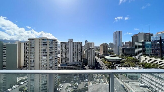 Building Photo - 629 Keeaumoku Street