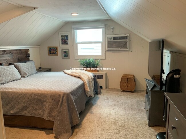 Building Photo - 53 Gale St