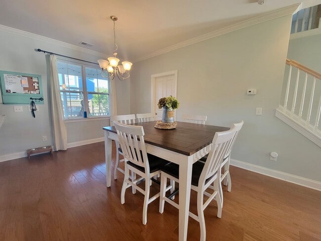 Building Photo - Lovely 3 bedroom, 3.5 bath home in Nellief...