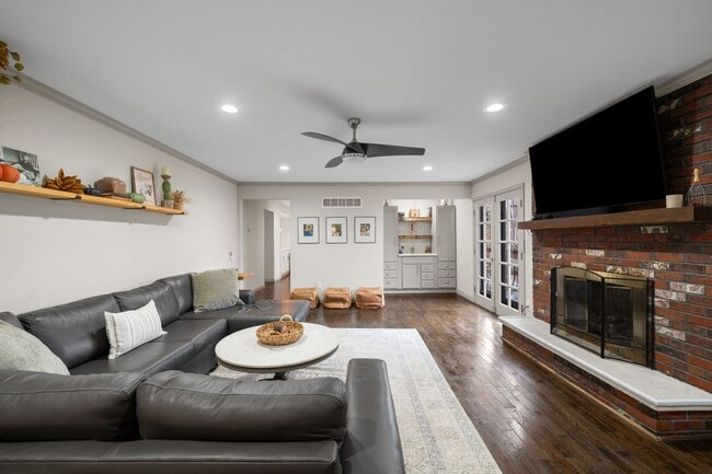 Building Photo - 12122 Royal Valley Dr