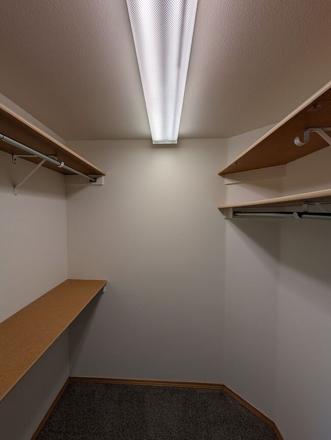 Building Photo - Beautiful 3-Bedroom, 2-Bath Home With fenced yard!