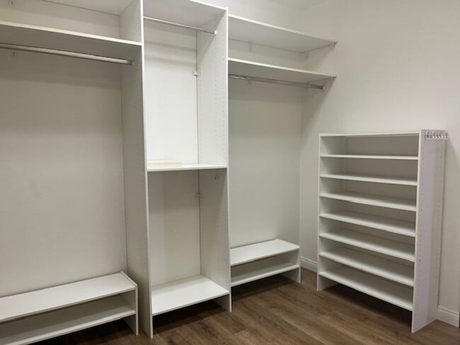 Building Photo - Amazing Mountain Views...