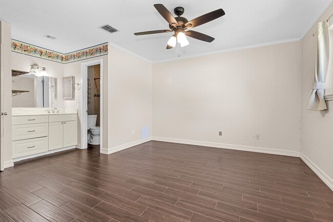 Building Photo - 13650 Cherrydown St