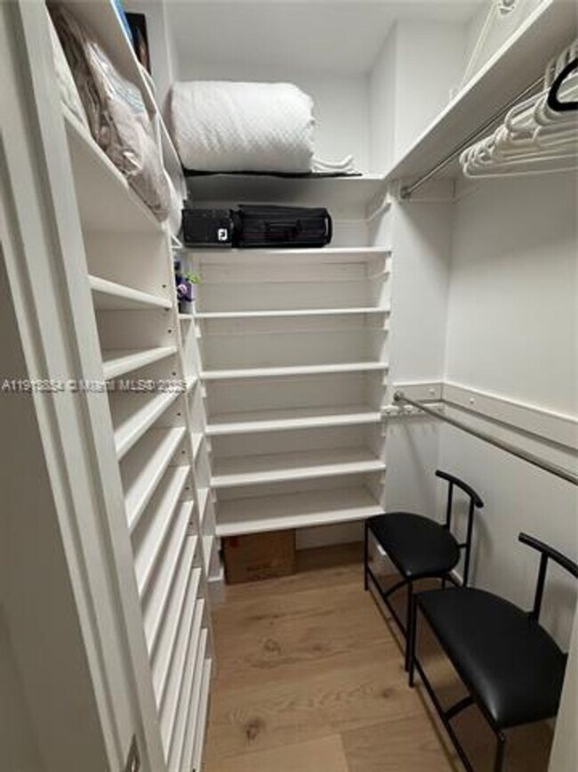 Building Photo - 19500 Turnberry Way