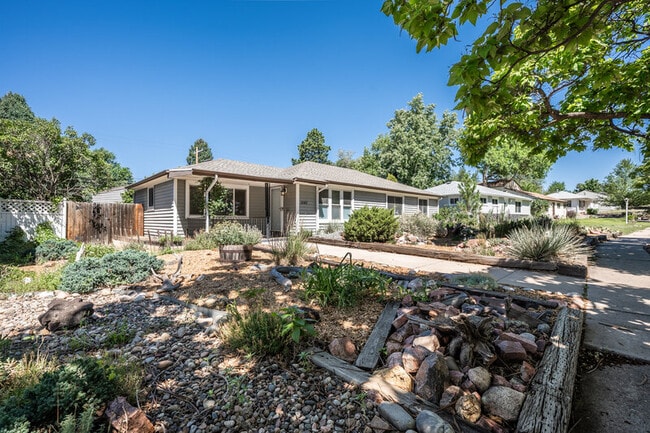 Building Photo - 2140 Robin Dr