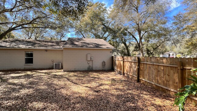 Building Photo - BEAUTIFUL 3 Bedroom 2 Bathroom home in Apopka
