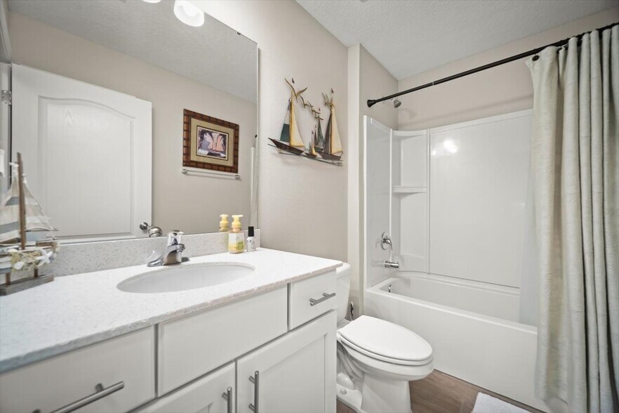 Building Photo - 2941 Oak Stream Dr