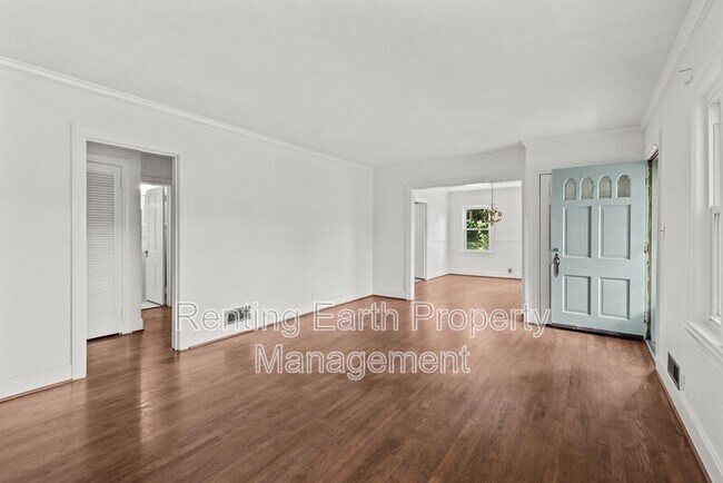 Building Photo - 714 85th St S