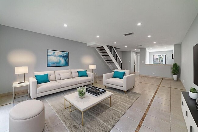 Building Photo - 2720 S Oakland Forest Dr